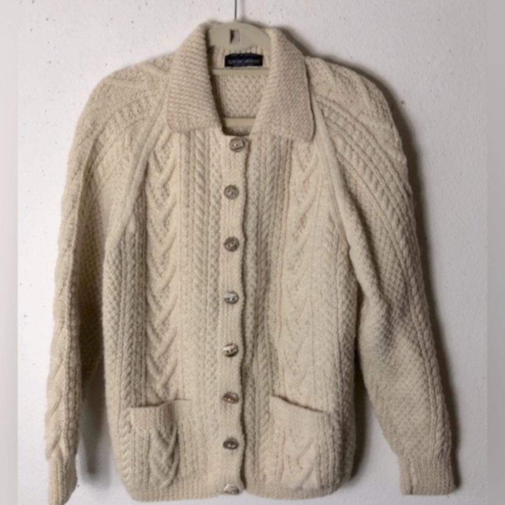Lochcarron Fisherman cardigan sweater. Made in Scotland from 100% wool.M